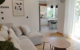 Mint - Modern Apartment In The Heart Of Chalandri